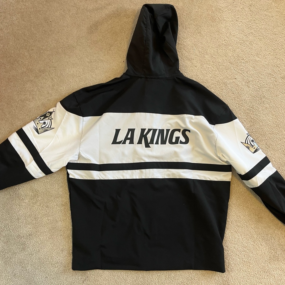 LA Kings Jacket - Picture 4 of 6
